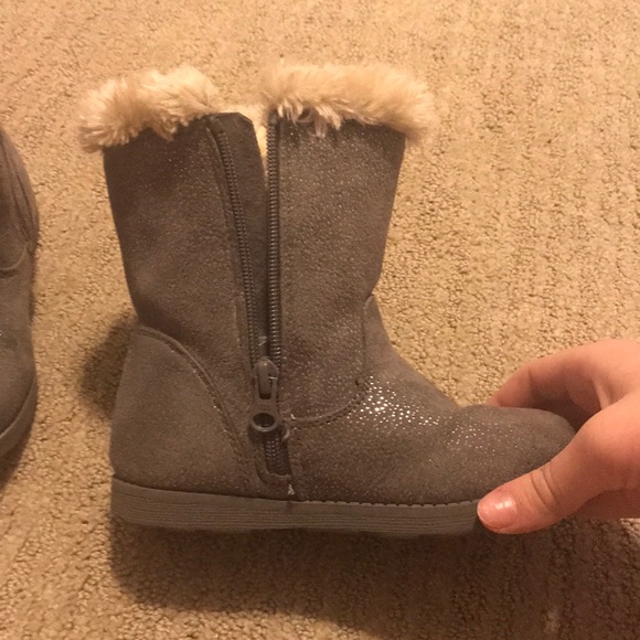 Cat and Jack Little Girls Sparkly Gray Boots - Picture 2 of 6